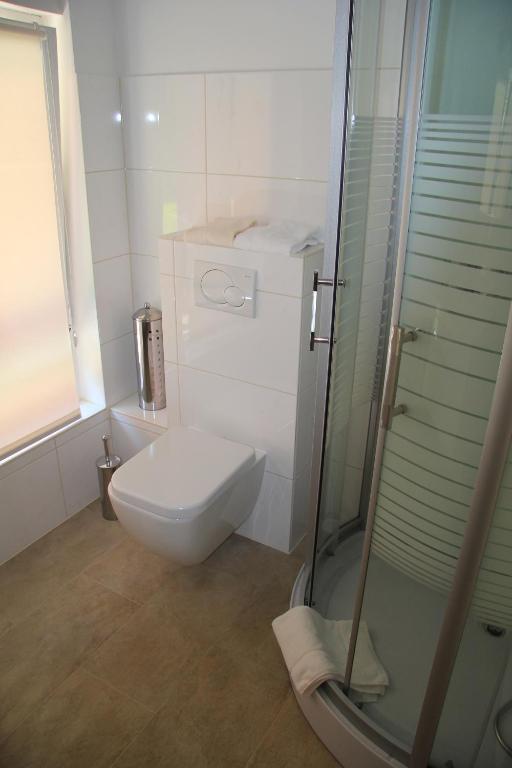 Waldhotel Albachmuehle Mit Albacher Stuben Wasserliesch Room photo