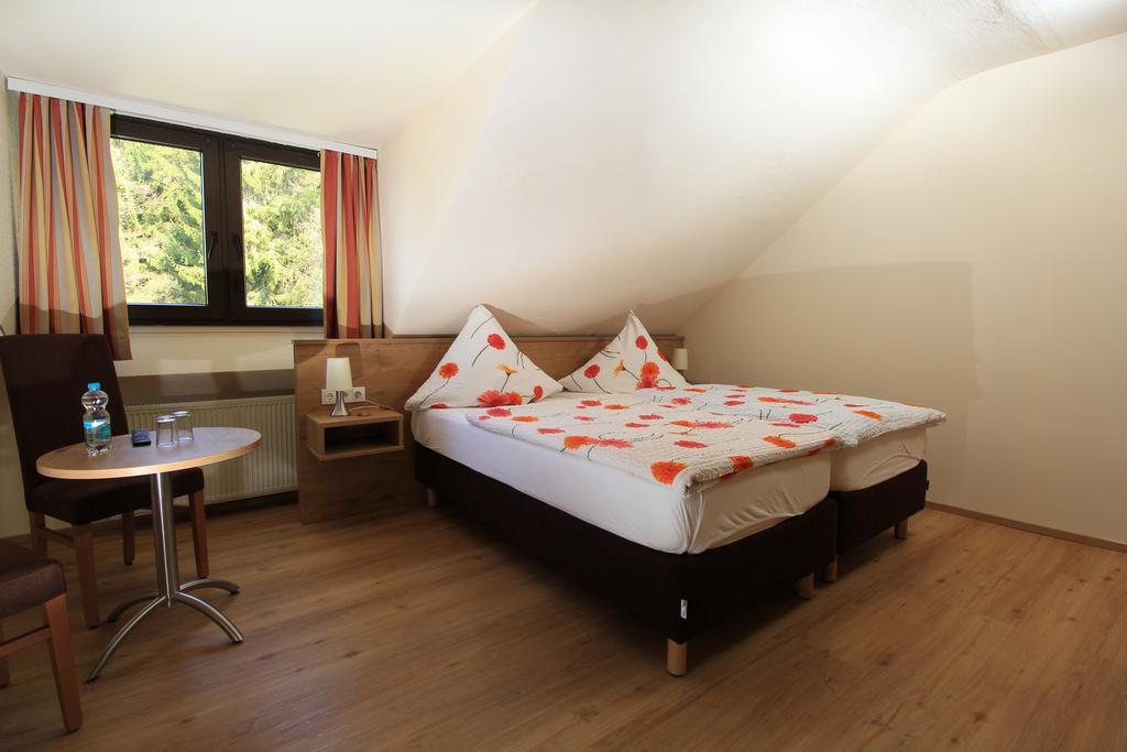 Waldhotel Albachmuehle Mit Albacher Stuben Wasserliesch Exterior photo